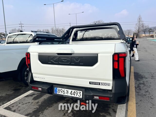 신형 무쏘(롱데크) 후면부. /심지원 기자