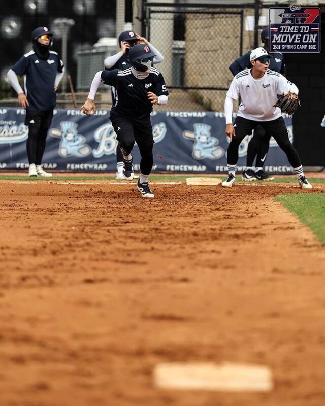 주루 훈련 중인 두산 선수들./두산 베어스