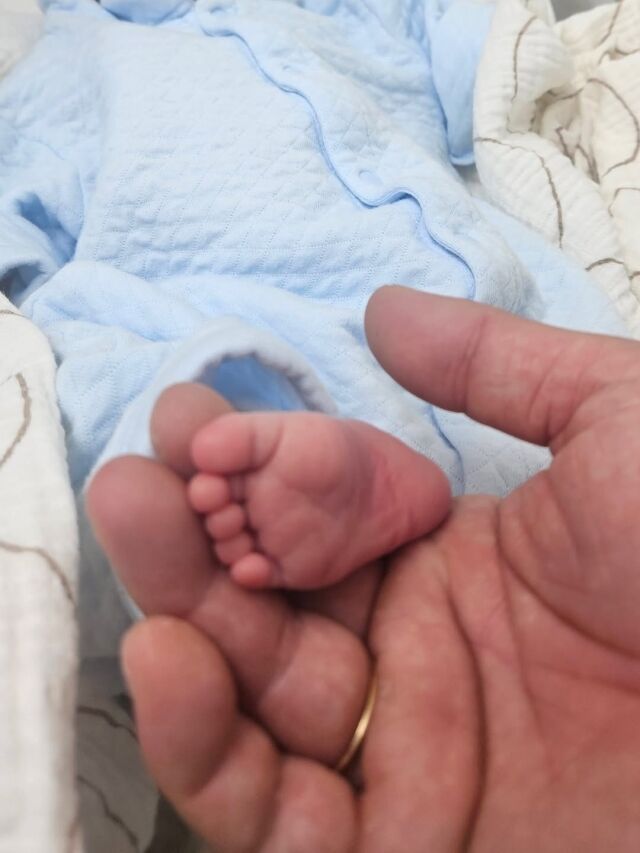 KCM이 셋째 아들을 품에 안은 순간을 떠올렸다. / KCM SNS