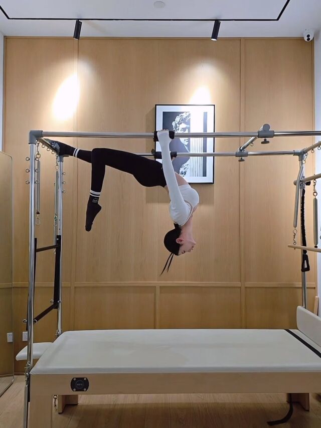 클라라가 필라테스를 하는 근황을 전했다. / 클라라 SNS