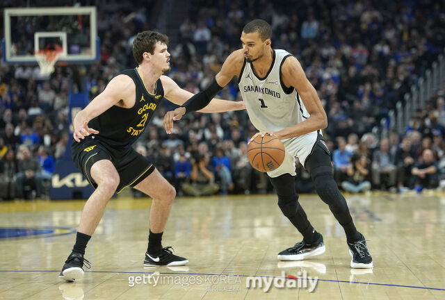 드리블하는 웸반야마. /게티이미지코리아