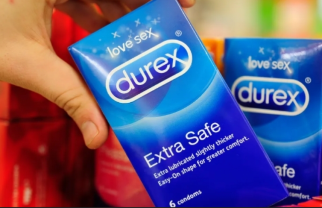 2026 밀라노·코르티나담페초 동계 올림픽 선수촌에 비치된 콘돔 상자의 모습. /영국 더 선 갈무리