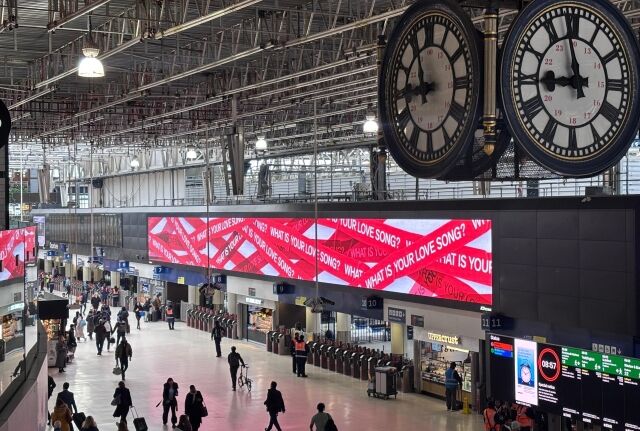 'WHAT IS YOUR LOVE SONG?' 문구 / 빅히트 뮤직