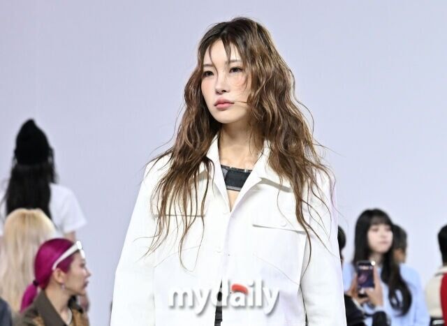 已故崔真实之女崔俊熙将于五月结婚……♥ 经过五年的恋爱，她将嫁给比她年长11岁的爱人。