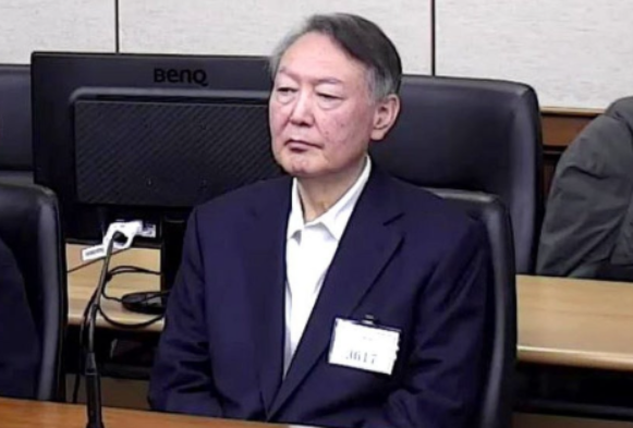 MBC가 여론조사기관 코리아리서치인터내셔널에 의뢰해 지난 16일 발표한 조사에 따르면, 응답자의 75%가 윤 전 대통령에게 중형이 선고될 것으로 예측했다./서울중앙지법