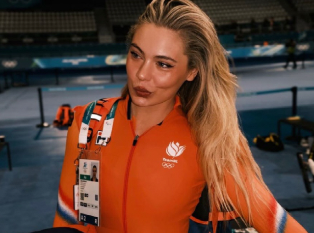 영국 매체 더 선은 지난 17일 “레이르담이 금메달을 딴 뒤 상의 지퍼를 내려 스포츠 브라를 노출한 세리머니는 100만 달러짜리”라는 제목의 기사를 통해 그녀의 압도적인 홍보 효과를 집중 조명했다./레이르담 소셜미디어