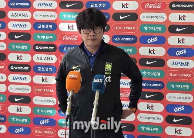 신상우 대한민국 여자 축구대표팀 감독./인천국제공항=노찬혁 기자