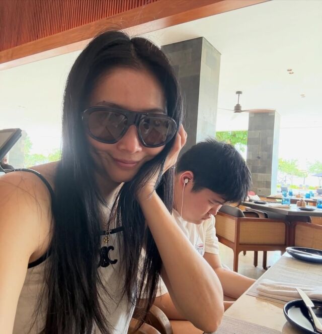 오윤아가 아들 민이의 졸업을 기념해 발리로 여행을 떠났다. / 오윤아 SNS
