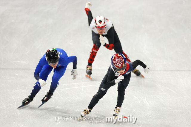 선두로 치고나오는 김길리(오른쪽). /게티이미지코리아
