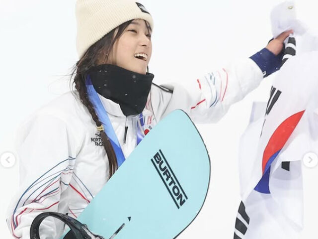 최가온은 2026 동계 올림픽 스키 스노보드 여자 하프파이프에서 첫 금메달을 안겼다. / 최가온 소셜미디어