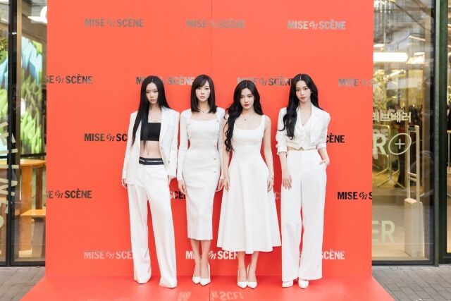 미쟝센 브랜드 모델 에스파가 행사장을 방문했다. /아모레퍼시픽