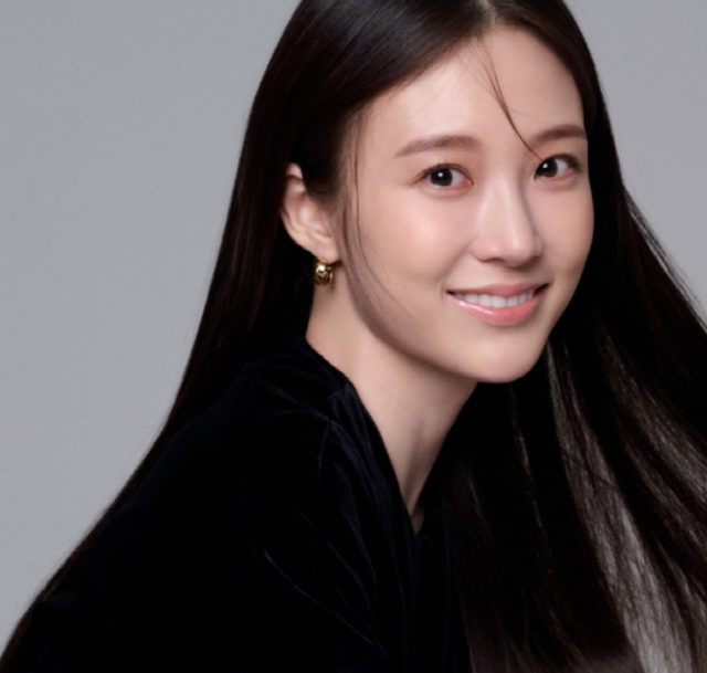 라이징 스타로 주목받는 배우 서지혜가 51k(피프티원케이)에 새 둥지를 틀고 도약에 나선다./51k