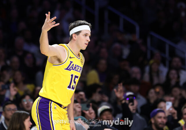 리브스가 3점슛 성공 후 뒤풀이를 하고 있다. /게티이미지코리아