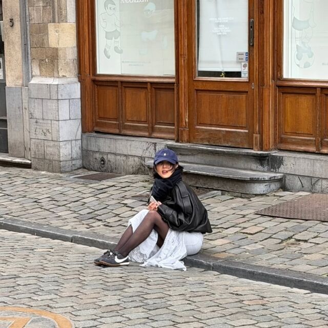 화사가 유럽 여행 중 여행 일상을 공개했다. / 화사 SNS