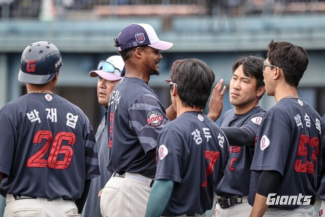 멜빈 로드리게스/롯데 자이언츠