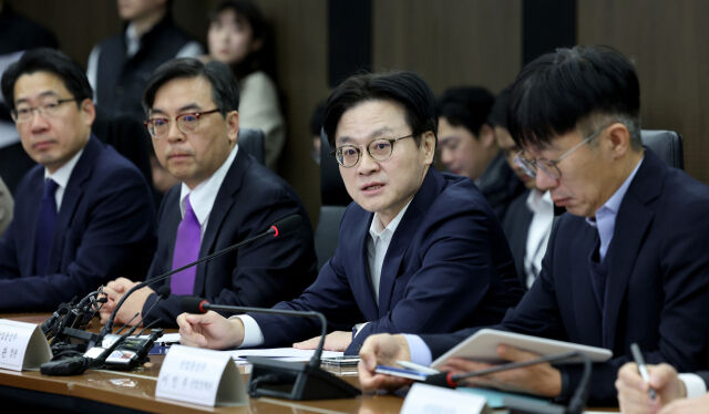 김정관 산업통상부 장관이 23일 서울 중구 대한상공회의소 한국산업기술기획평가원에서 열린 미국 대법원의 국제비상경제권한법(IEEPA) 관세 위법 판결 관련 민관합동 대책회의에서 발언하고 있다. /뉴시스