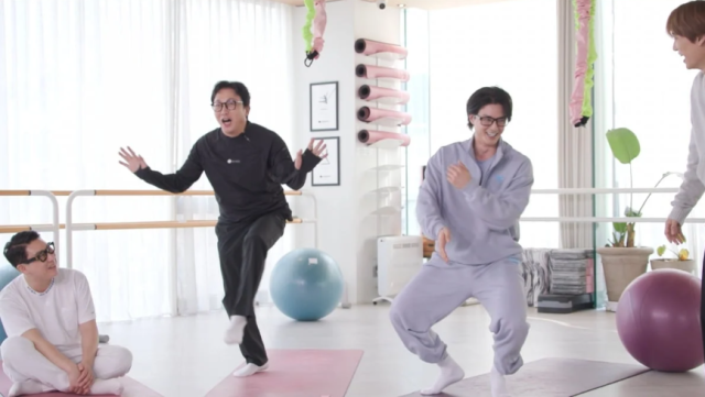 가수 겸 방송인 탁재훈이 자신을 향한 디스를 재치 있게 받아치며 “내 영어 이름이 니코틴이다. 몸에 해롭지만 자신의 의지대로 못 끊는다”라고 본인의 매력을 어필해 현장을 폭소케 했다./SBS ‘아니 근데 진짜!’