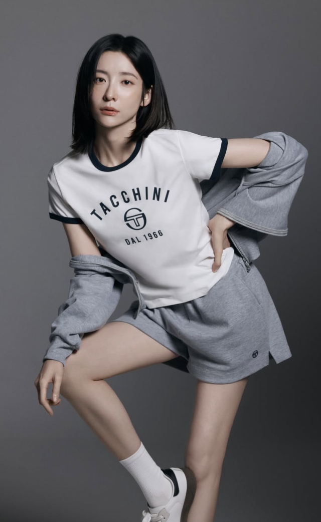 박지현이 탄탄한 몸매로 시선을 사로잡았다. / 박지현 SNS