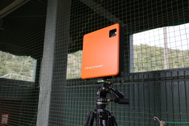 KIA 전력분석팀이 설치한 트랙맨 포터블/KIA 타이거즈