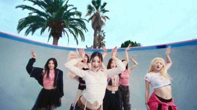 그룹 앳하트/타이탄콘텐츠