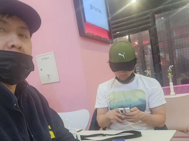 홍경민이 장혁과 만나 아이들을 데리고 키즈카페에 갔다. / 홍경민 소셜미디어