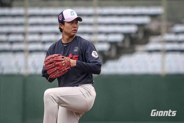 선발 등판한 쿄야마./롯데 자이언츠