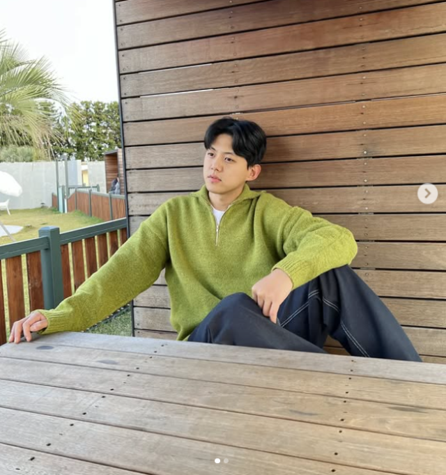 그룹 유키스 출신 동호(32)와 전처 A씨가 이혼 후 앙금을 넘어선 '막장 폭로전'을 이어가며 법적 공방을 예고했다./동호 소셜미디어