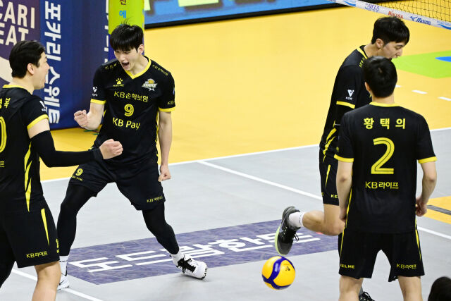 임성진이 득점을 올린 뒤 포효하고 있다. / 한국배구연맹(KOVO)