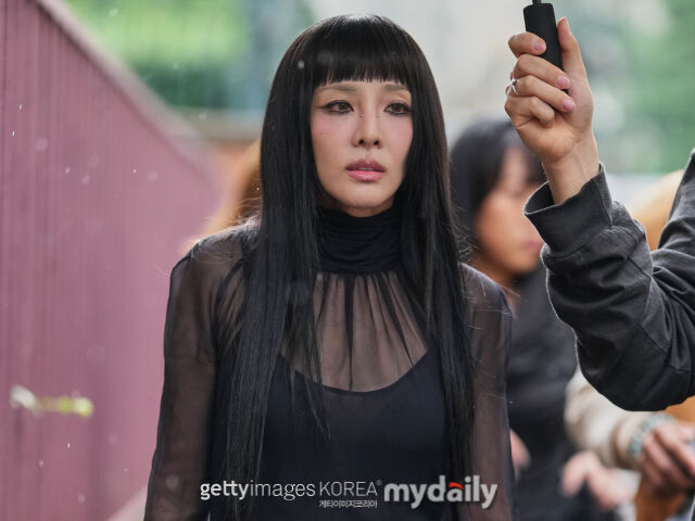 산다라박이 파리 패션위크에서 색다른 모습을 보여줬다. / 게티이미지코리아