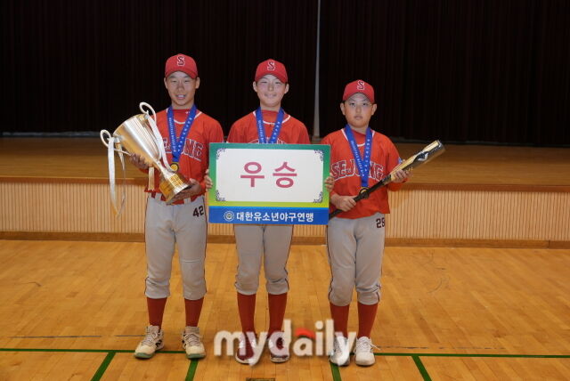 유소년리그 청룡에서 우승한 세종시 유소년야구단 선수들. /대한유소년야구연맹 제공