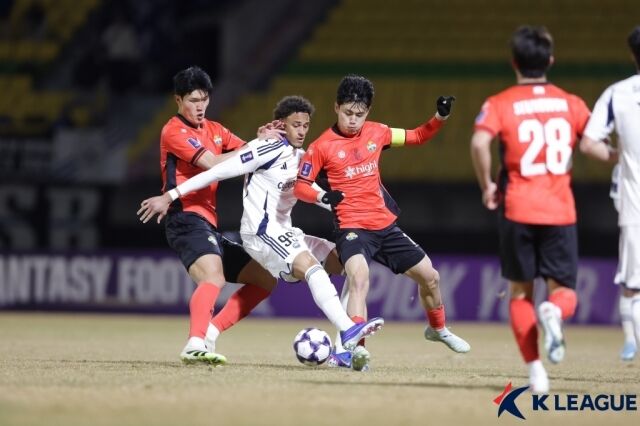 왼쪽부터 박호영, 테테 옌기, 이기혁./한국프로축구연맹,