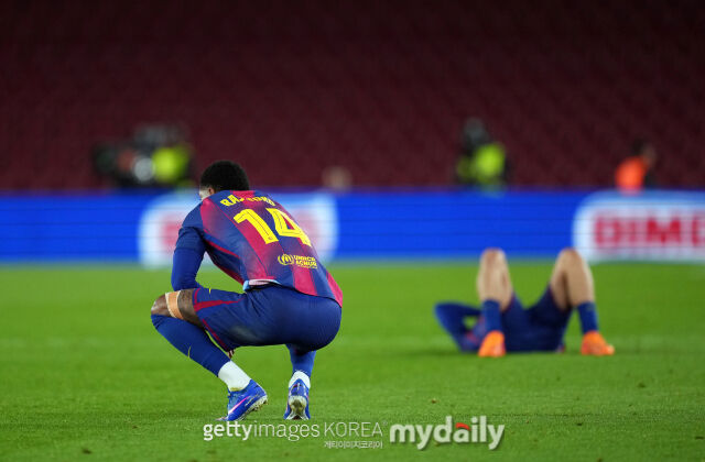망연자실한 바르셀로나 선수들. /게티이미지코리아