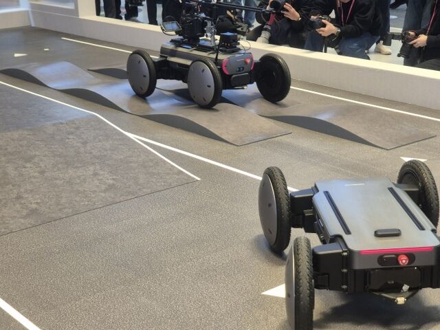 로보틱스랩이 공개한 이동형 로봇 ‘모베드(MobED)’. /윤진웅 기자