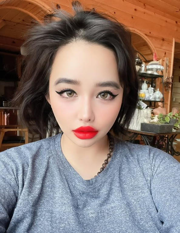 투애니원 박봄/박봄 인스타그램