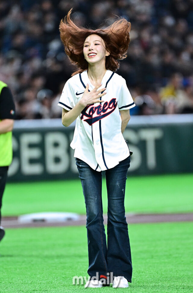 ▲ 격하게 올린 인사에 V가 되버린 헤어. 승리 예감의 시작~