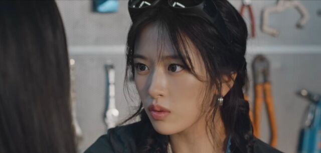 아이브 안유진/이영지 '로봇' 뮤직비디오