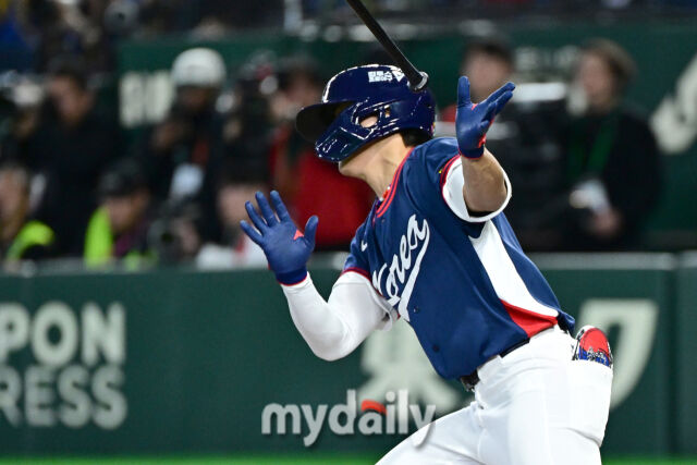 7일 일본 도쿄돔에서 열린 2026 월드 베이스볼 클래식(WBC) 조별리그 한국-일본 경기. 김도영이 1회초 첫 타자로 나와 안타를 치고 있다./도쿄(일본)=한혁승 기자