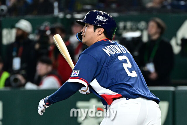 7일 일본 도쿄돔에서 열린 2026 월드 베이스볼 클래식(WBC) 조별리그 한국-일본 경기. 문보경이 1회초 2사 1-2루에 2타점 적시 2루타를 치고 있다./도쿄(일본)=한혁승 기자