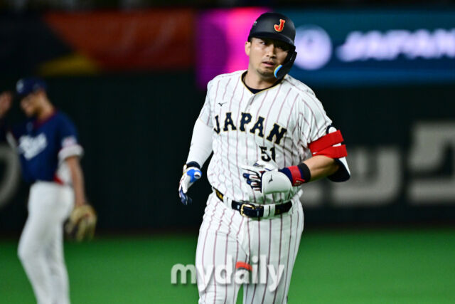 7일 일본 도쿄돔에서 열린 2026 월드 베이스볼 클래식(WBC) 조별리그 한국-일본 경기. 일본 스즈키가 1회말 1사 2루에 투런포를 친 후 그라운드를 뛰고 있다/마이데일리