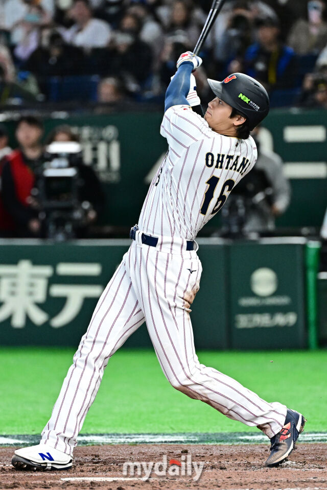 7일 일본 도쿄돔에서 열린 2026 월드 베이스볼 클래식(WBC) 조별리그 한국-일본 경기. 오타니가 3회말 1사에 동점 솔로포를 치고 있다./도쿄(일본)=한혁승 기자
