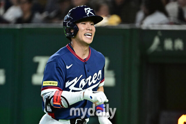 7일 일본 도쿄돔에서 열린 2026 월드 베이스볼 클래식(WBC) 조별리그 한국-일본 경기. 김혜성이 4회초 1사 1루 동점 투런포를 친 후 기뻐하고 있다./도쿄(일본)=한혁승 기자