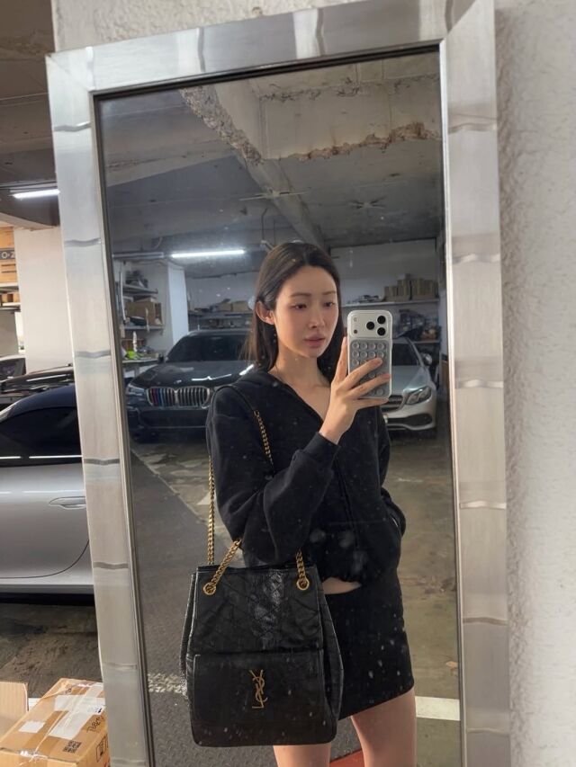 차정원이 세련된 올블랙 스타일로 늘씬한 각선미를 드러냈다. / 차정원 SNS