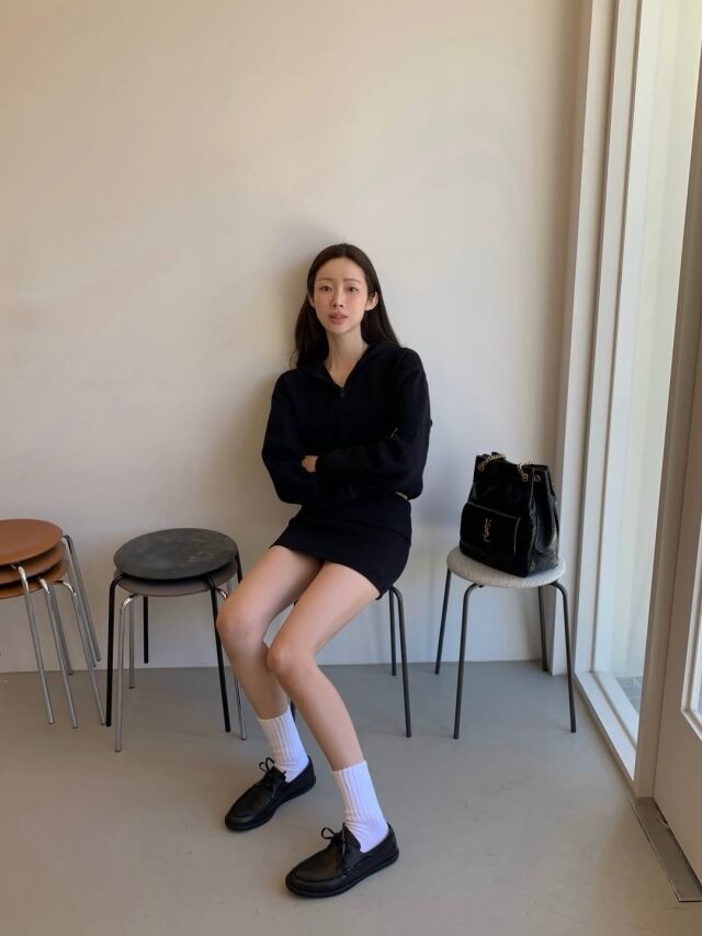 차정원이 세련된 올블랙 스타일로 늘씬한 각선미를 드러냈다. / 차정원 SNS