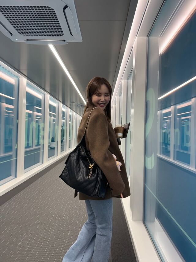 장영란이 해외 출장을 떠나는 세련된 공항 패션을 선보였다. / 장영란 SNS