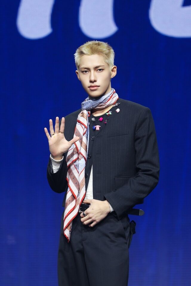 누에라 유섭 / 누아엔터테인먼트