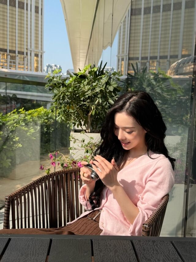 윈터가 사랑스러운 스타일링으로 근황을 전했다. / 윈터 SNS