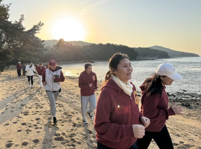 '포위드투 글로벌 마더스' 농구단 훈련 장면. /한국농구발전연구소 제공