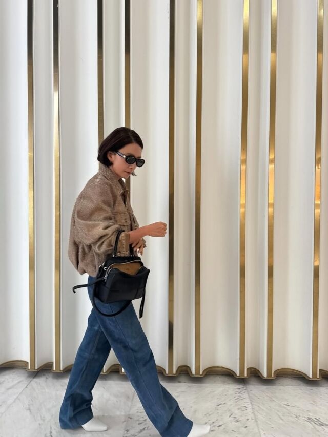 김희애가 따뜻해진 봄 날씨 속 근황을 전했다. / 김희애 SNS