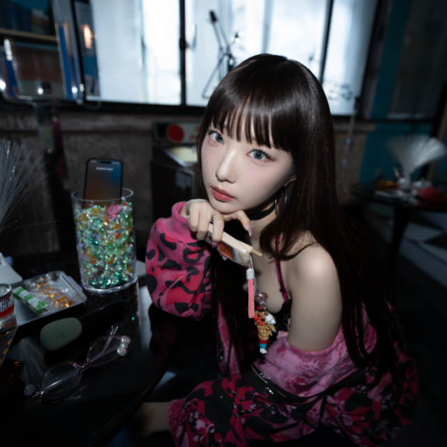 그룹 이달의 소녀 출신 가수 여진 / MUMW