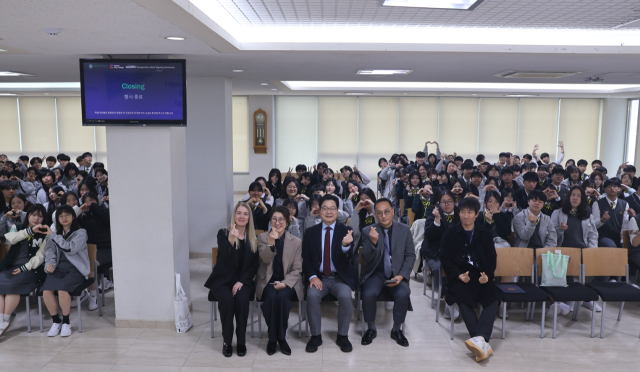 미림마이스터고와 영국 캐피털시티컬리지그룹(CCCG)이 MOU를 9일 체결했다./미림마이스터고